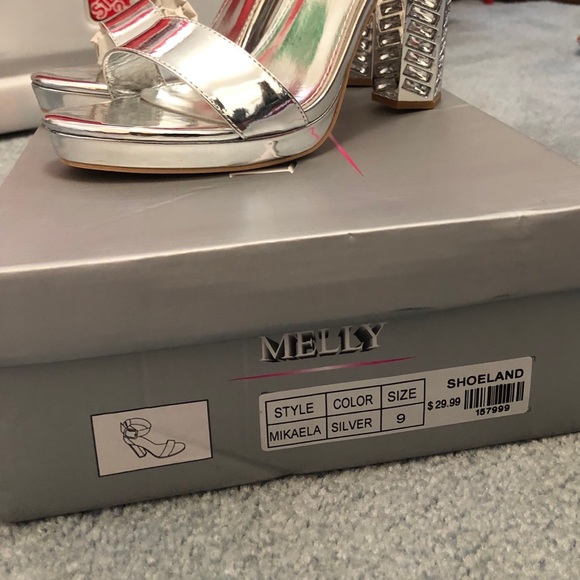 Brand New, Never worn size 9 silver heel! - Picture 5 of 8